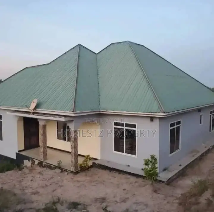 3bdrm House in Mbezi Kwa Msuguli, Kinondoni for sale in Kinondoni