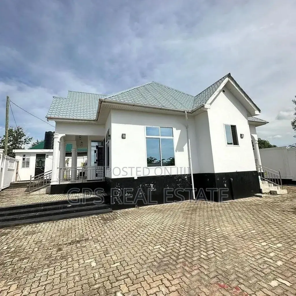 4bdrm House in Madale Mivumoni, Kinondoni for sale in Kinondoni
