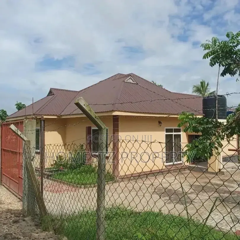 3bdrm Apartment in Mbezi Kibanda Cha, Kinondoni for sale in Kinondoni