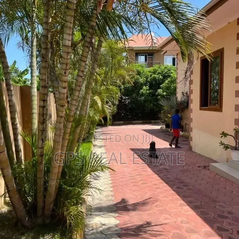 5bdrm House in Salasala, Kinondoni for sale in Kinondoni