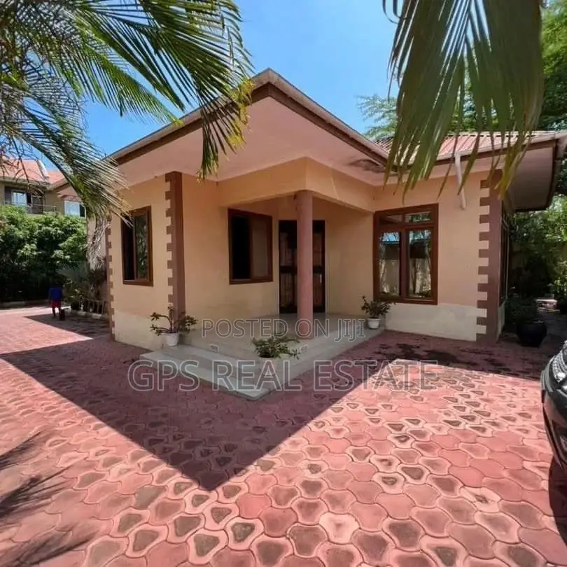 5bdrm House in Salasala, Kinondoni for sale in Kinondoni