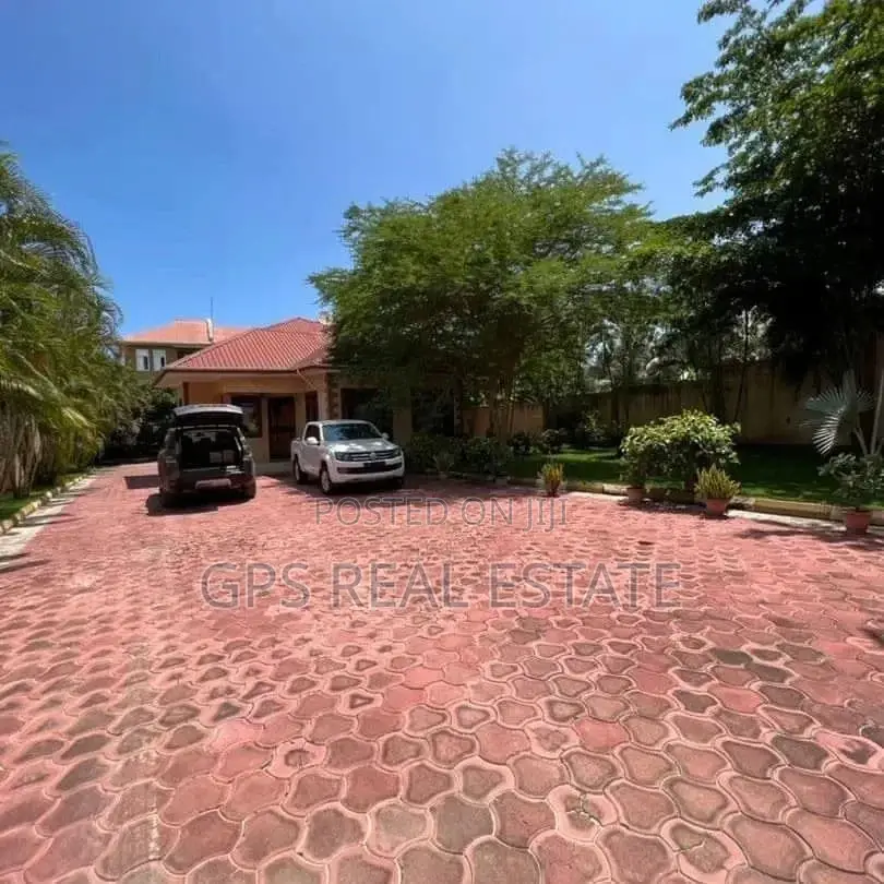 5bdrm House in Salasala, Kinondoni for sale in Kinondoni