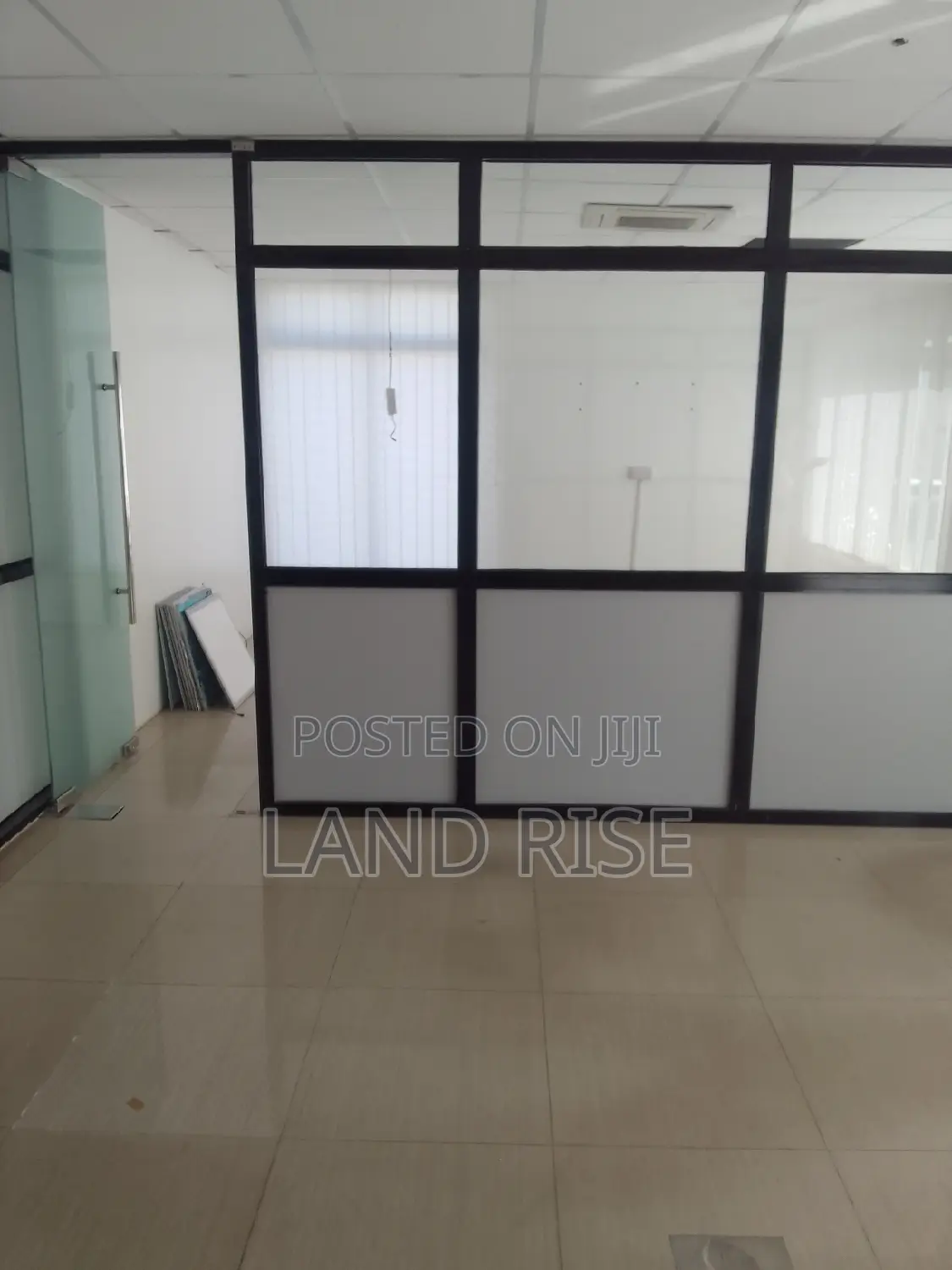 75 SQM Office Oysterbay in Oyster Bay