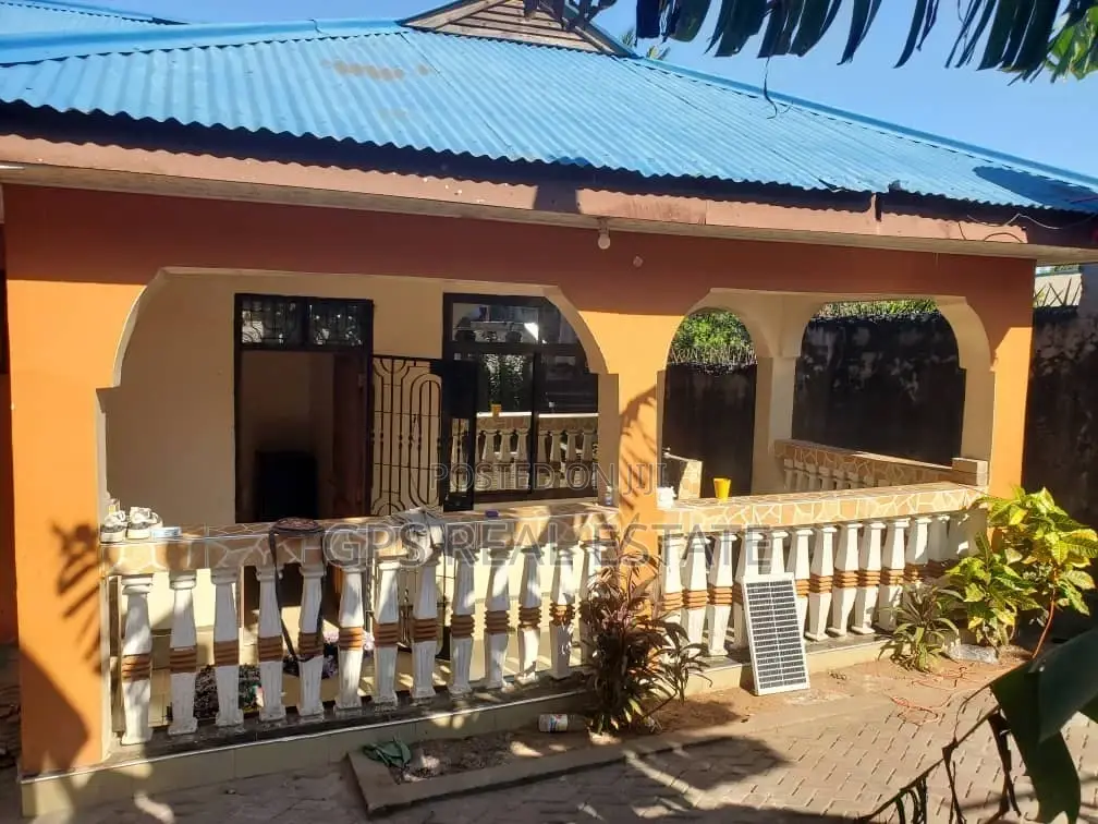 3bdrm House in Chamazi Mzambarauni, Temeke for sale in Temeke