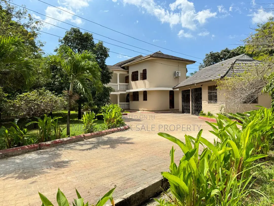 6bdrm House in Mbez Beach Africana for rent in Mbezi Beach