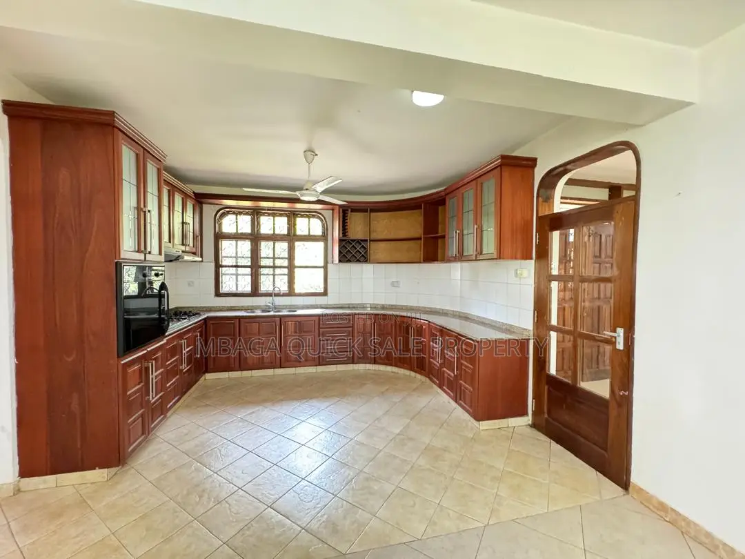 6bdrm House in Mbez Beach Africana for rent in Mbezi Beach