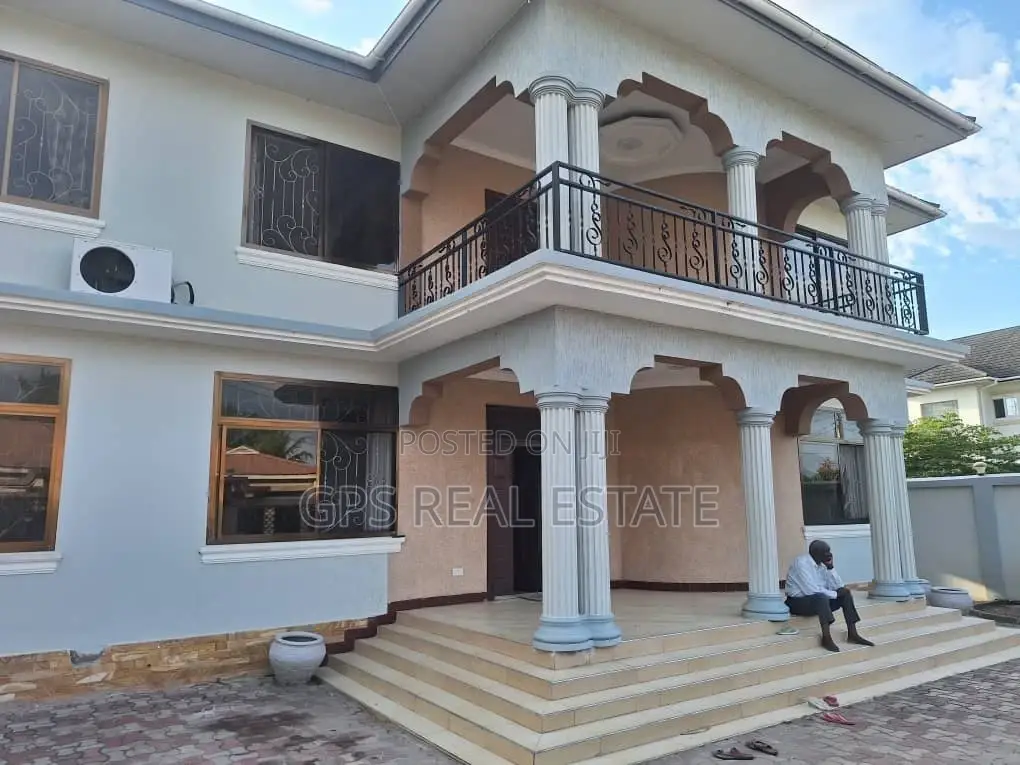 5bdrm House in Tegeta Namanga, Kinondoni for sale in Kinondoni