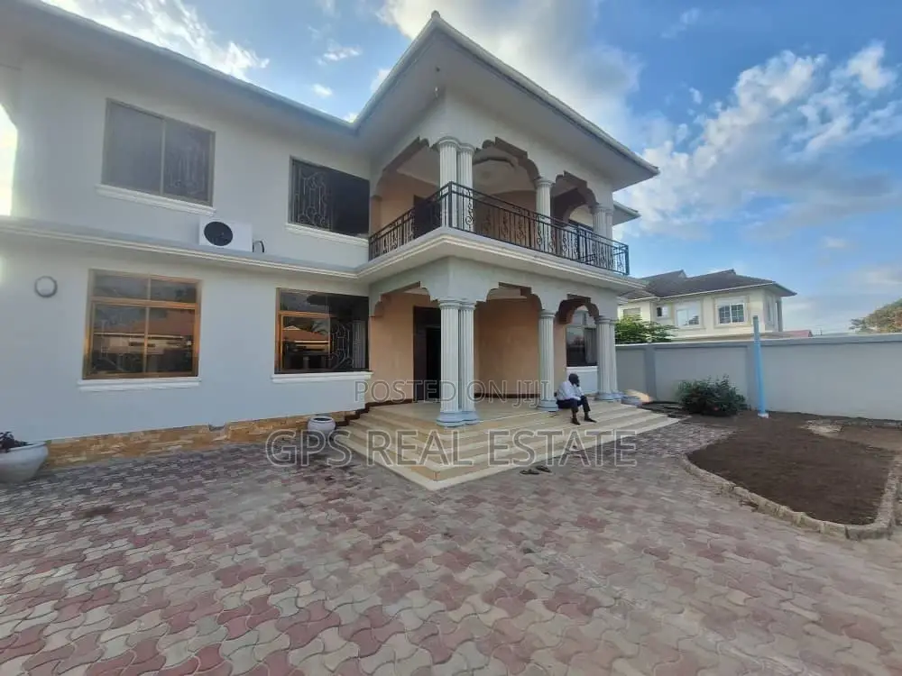 5bdrm House in Tegeta Namanga, Kinondoni for sale in Kinondoni