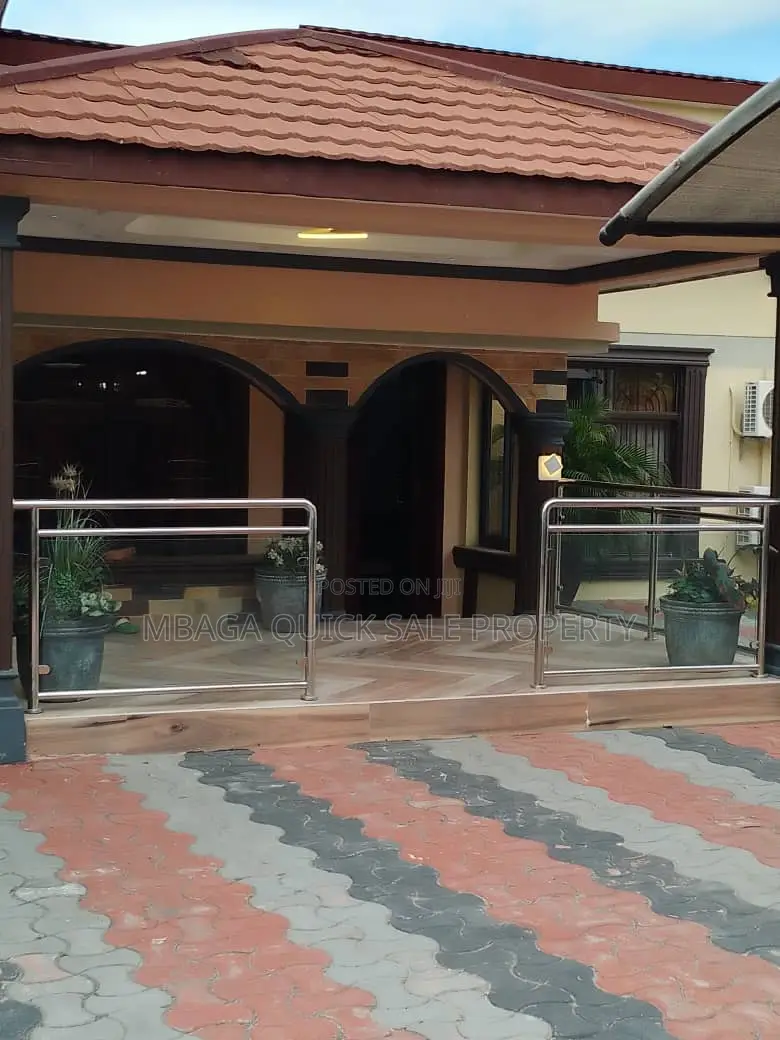 5bdrm House in Msasani for rent in Msasani