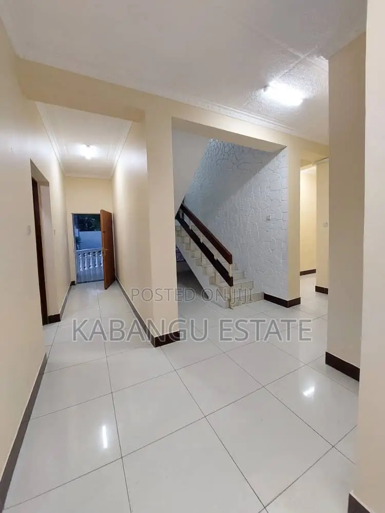 8bdrm Bungalow in Mikocheni, Kinondoni for rent in Kinondoni