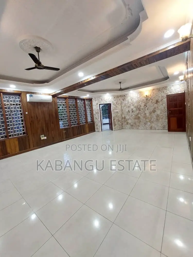8bdrm Bungalow in Mikocheni, Kinondoni for rent in Kinondoni