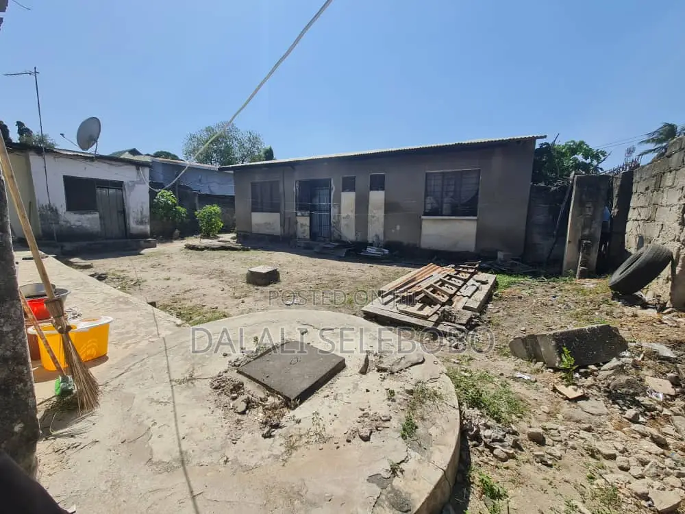6bdrm Bungalow in Makumbusho, Kinondoni for sale in Kinondoni