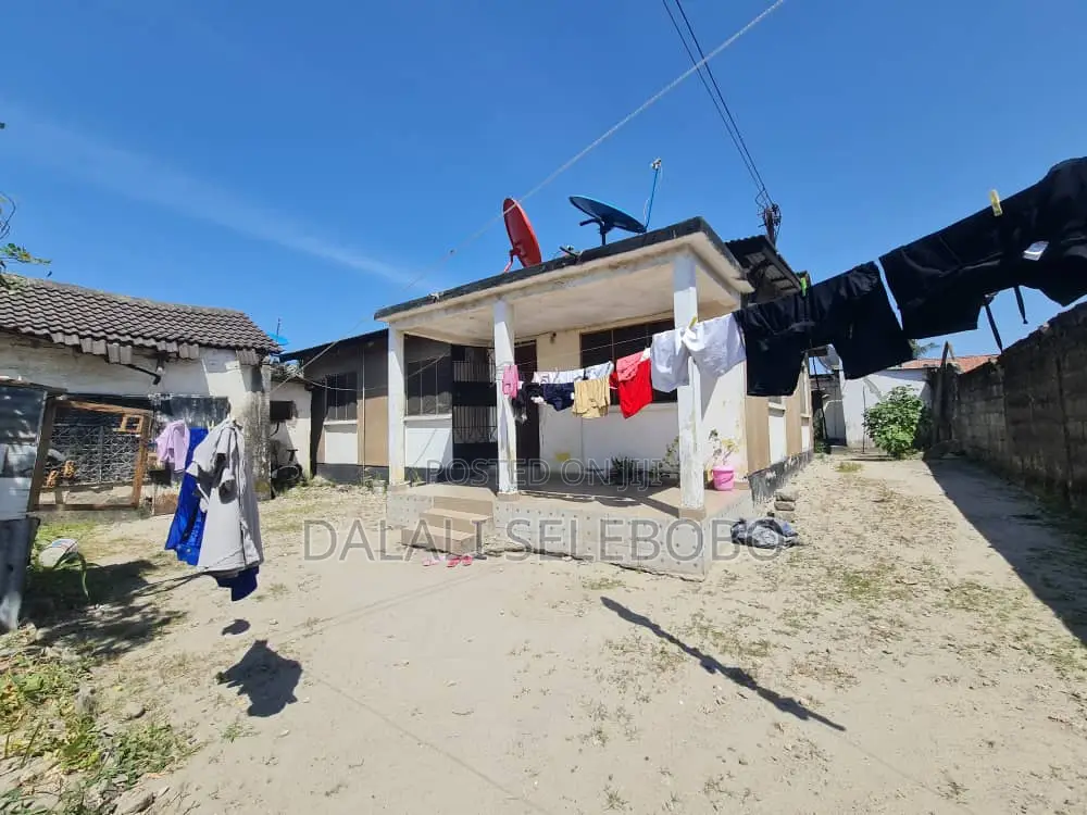 6bdrm Bungalow in Makumbusho, Kinondoni for sale in Kinondoni