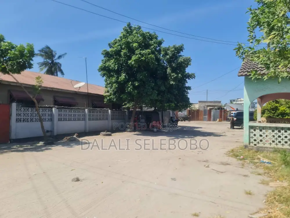 6bdrm Bungalow in Makumbusho, Kinondoni for sale in Kinondoni