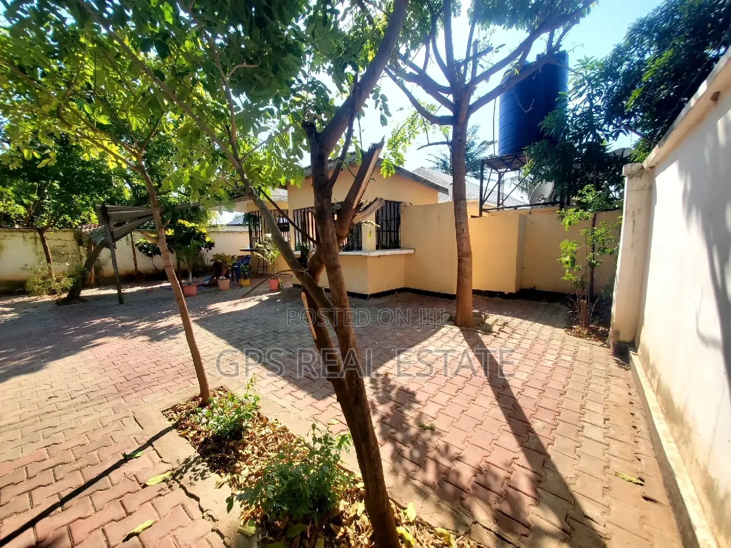 Guest House for Sale in Kinondoni