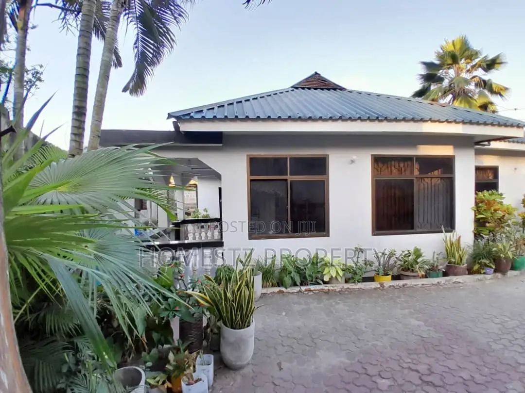 4bdrm House in Mbezi Kwa Msuguri, Kinondoni for sale in Kinondoni