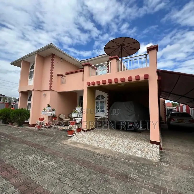 5bdrm House in Mbezi Estate, Kinondoni for sale in Kinondoni