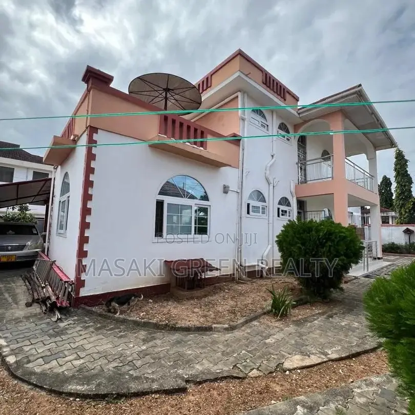 5bdrm House in Mbezi Estate, Kinondoni for sale in Kinondoni