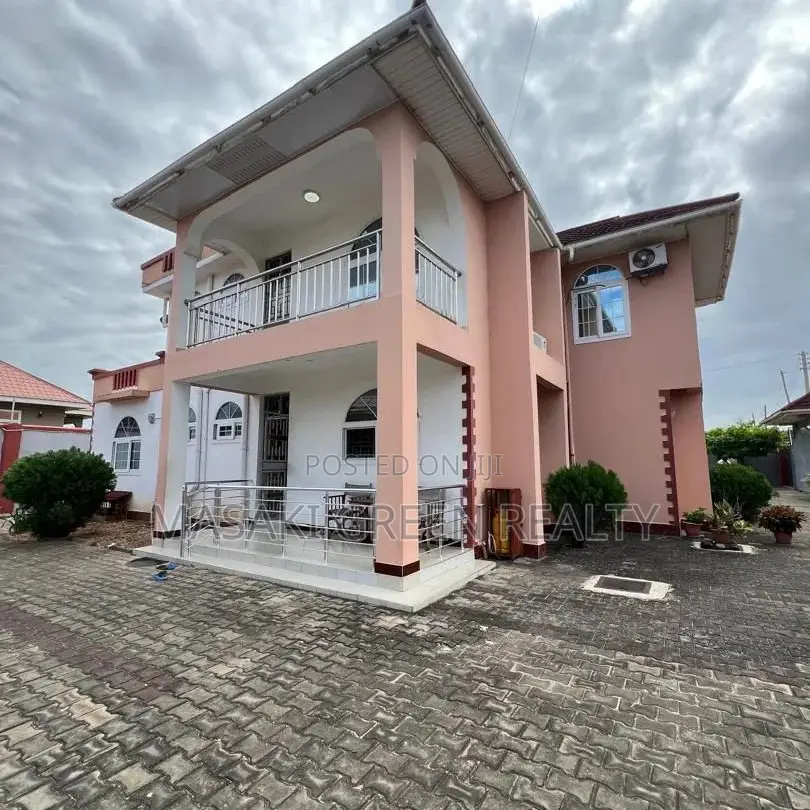 5bdrm House in Mbezi Estate, Kinondoni for sale in Kinondoni