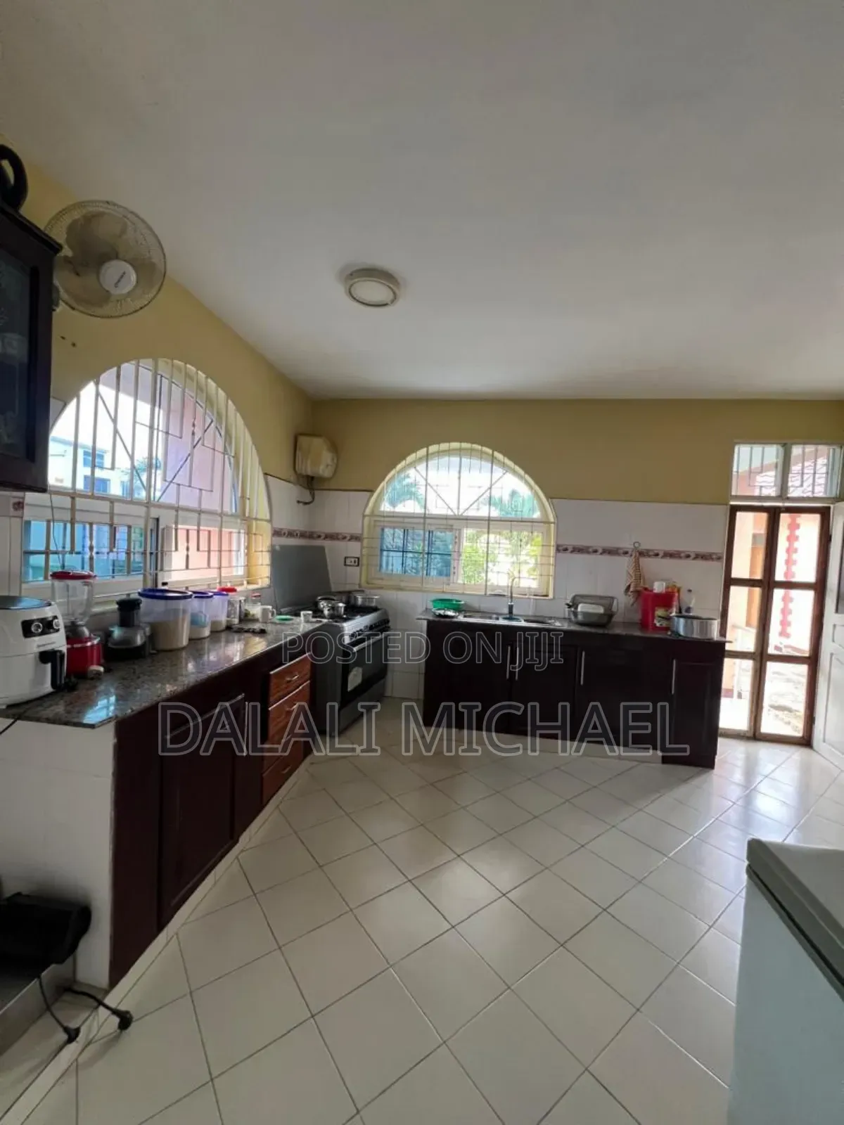5bdrm House in Mbezibeach for sale in Mbezi Beach