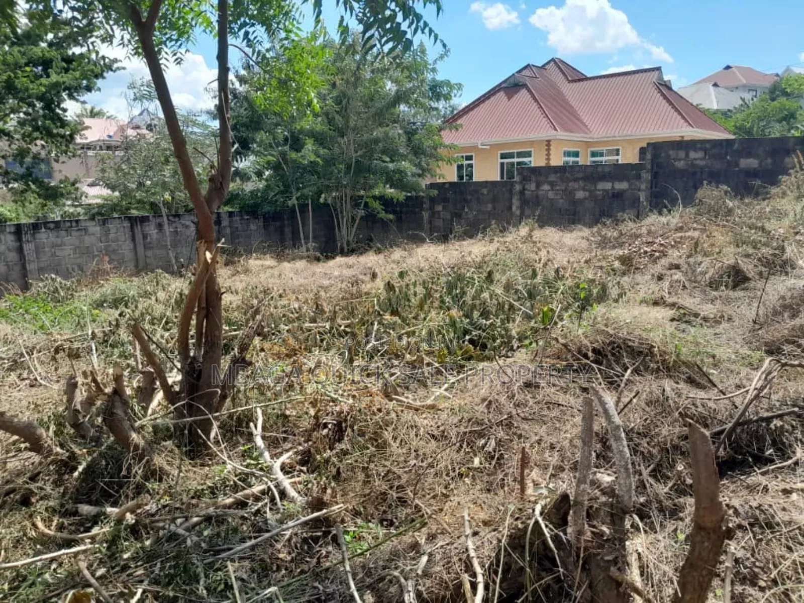 Plot Inauzwa Ipo Ndani Ya Fensi Malamba Mawili Mbezi in Mbezi