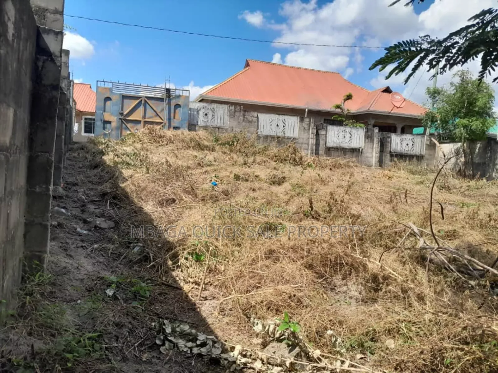 Plot Inauzwa Ipo Ndani Ya Fensi Malamba Mawili Mbezi in Mbezi