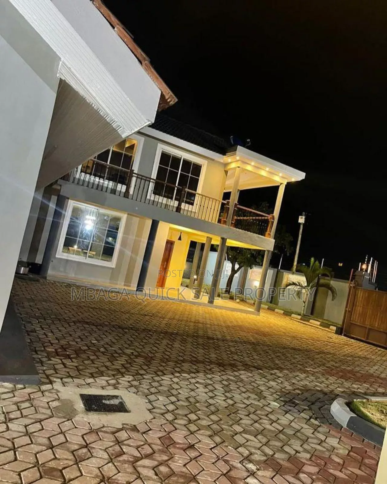 8bdrm House in Mbezi Beach for sale in Mbezi Beach