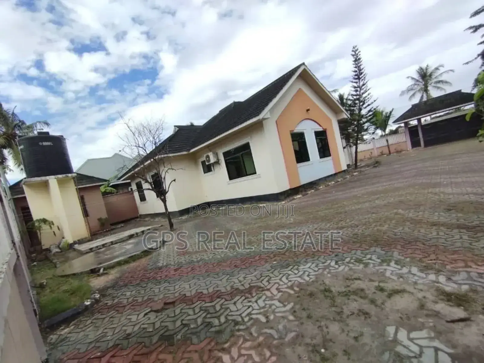 3bdrm House in Kivule Frem 10, Ilala for sale in Ilala