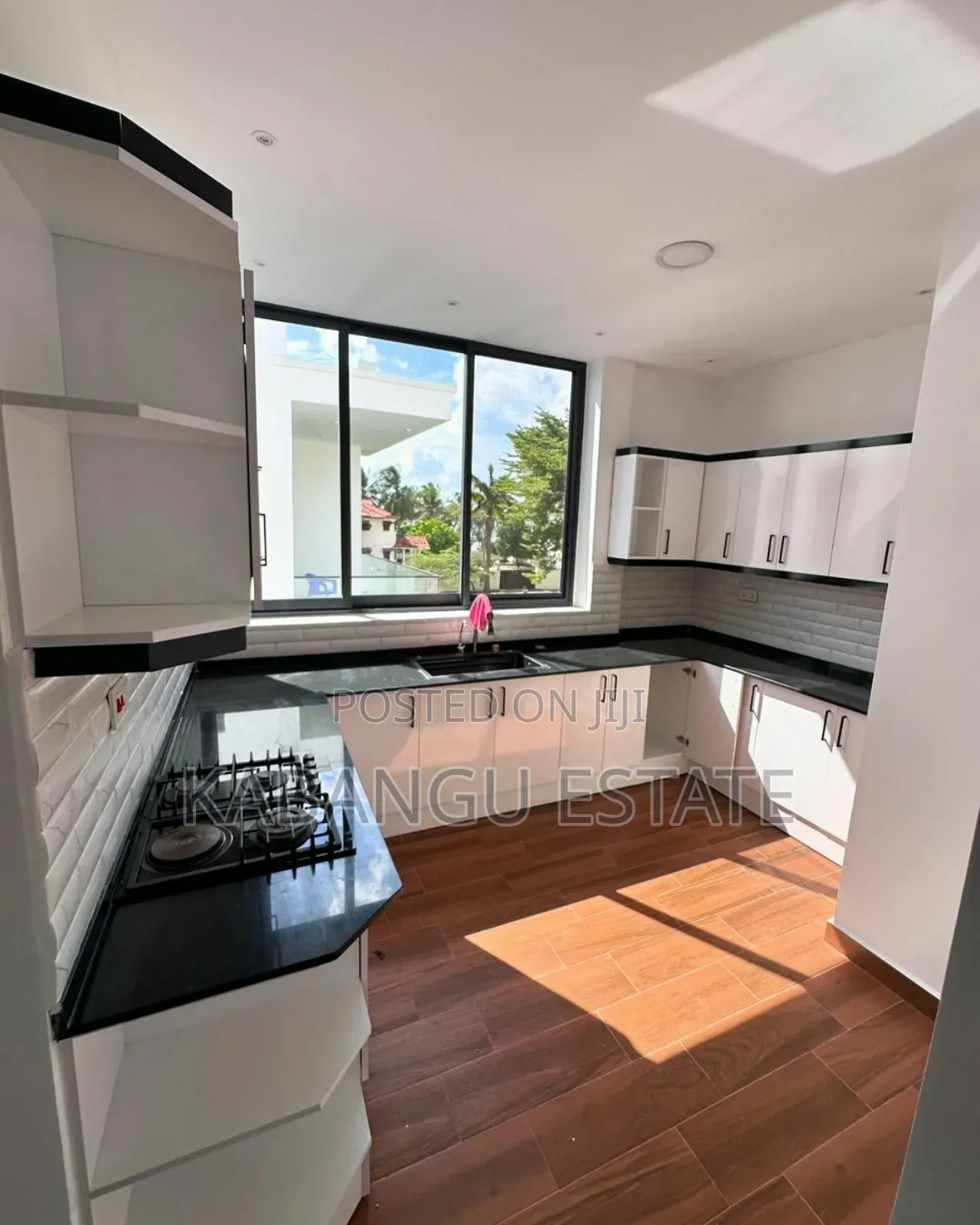 3bdrm Apartment in Mbezibeach, Kinondoni for rent in Kinondoni