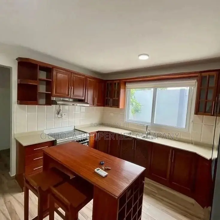 Furnished 5bdrm Villa in Oyster Bay for rent in Oyster Bay