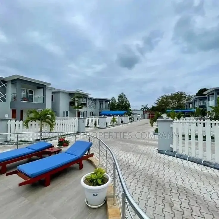 Furnished 5bdrm Villa in Oyster Bay for rent in Oyster Bay