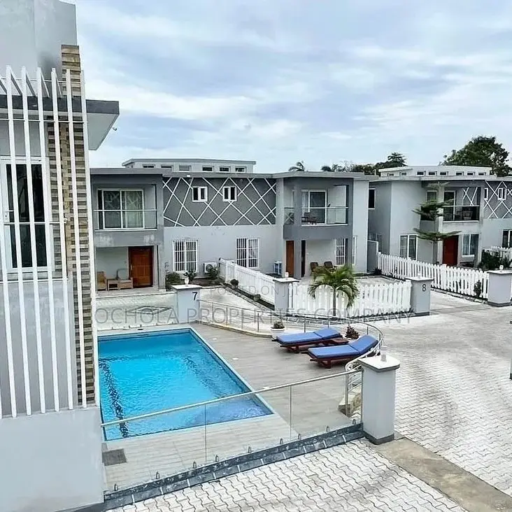 Furnished 5bdrm Villa in Oyster Bay for rent in Oyster Bay