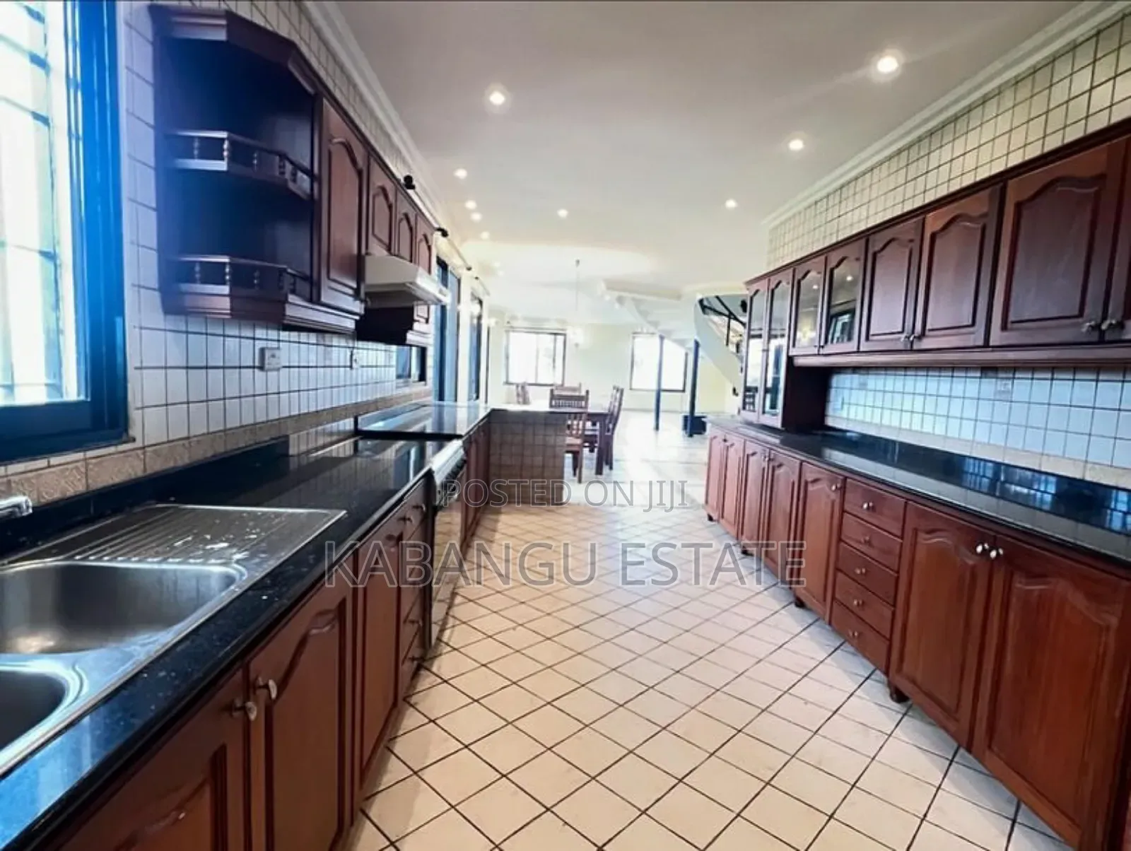 Furnished 4bdrm Villa in Kawebeach, Kinondoni for rent in Kinondoni