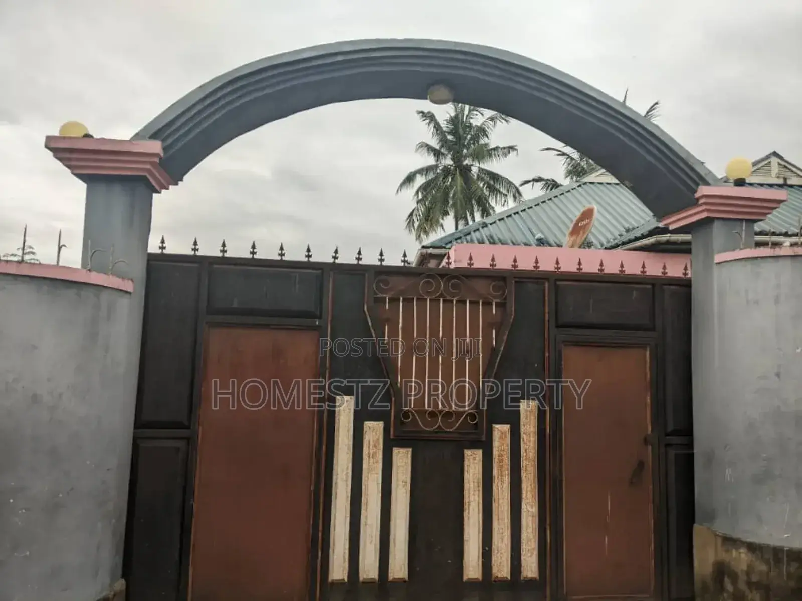 3bdrm House in Makongo Juu, Kinondoni for sale in Kinondoni