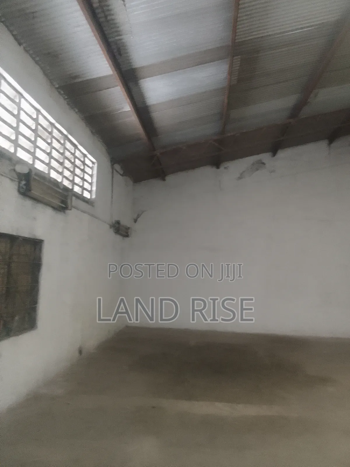 250 SQM Warehouse Tazara in Vingunguti