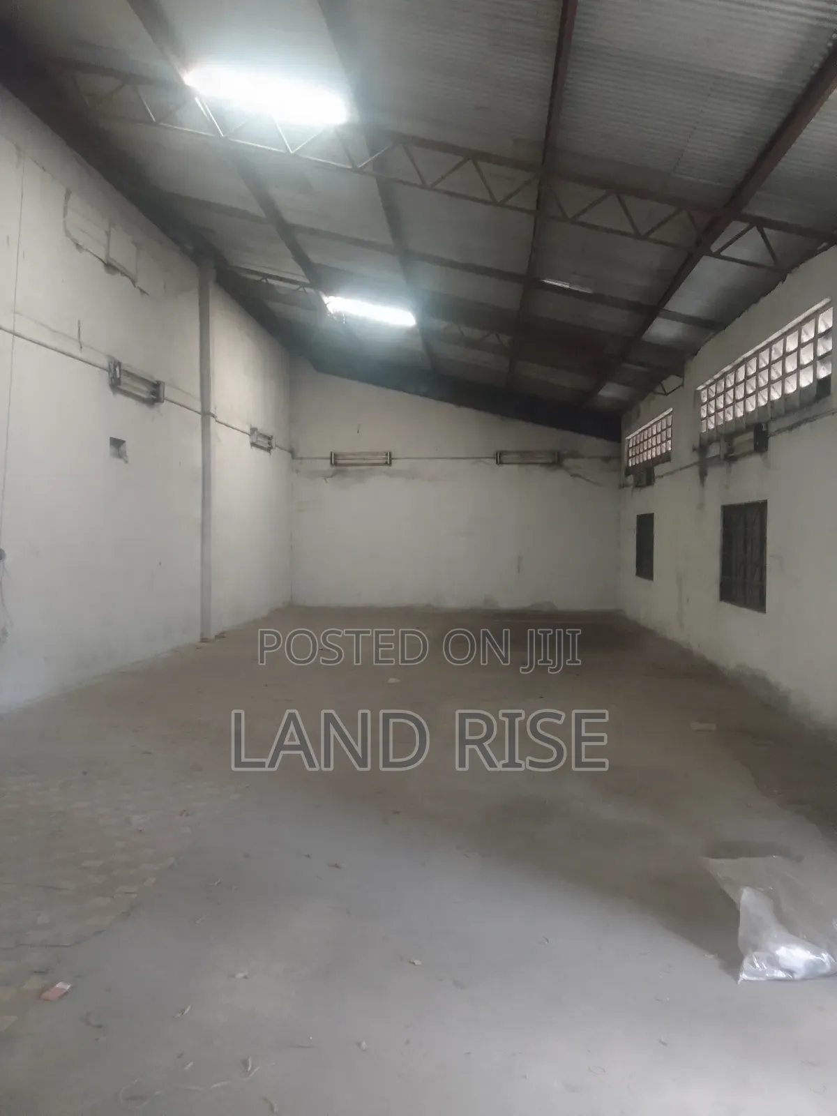 250 SQM Warehouse Tazara in Vingunguti