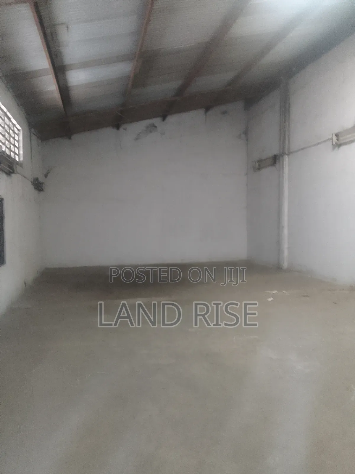 250 SQM Warehouse Tazara in Vingunguti