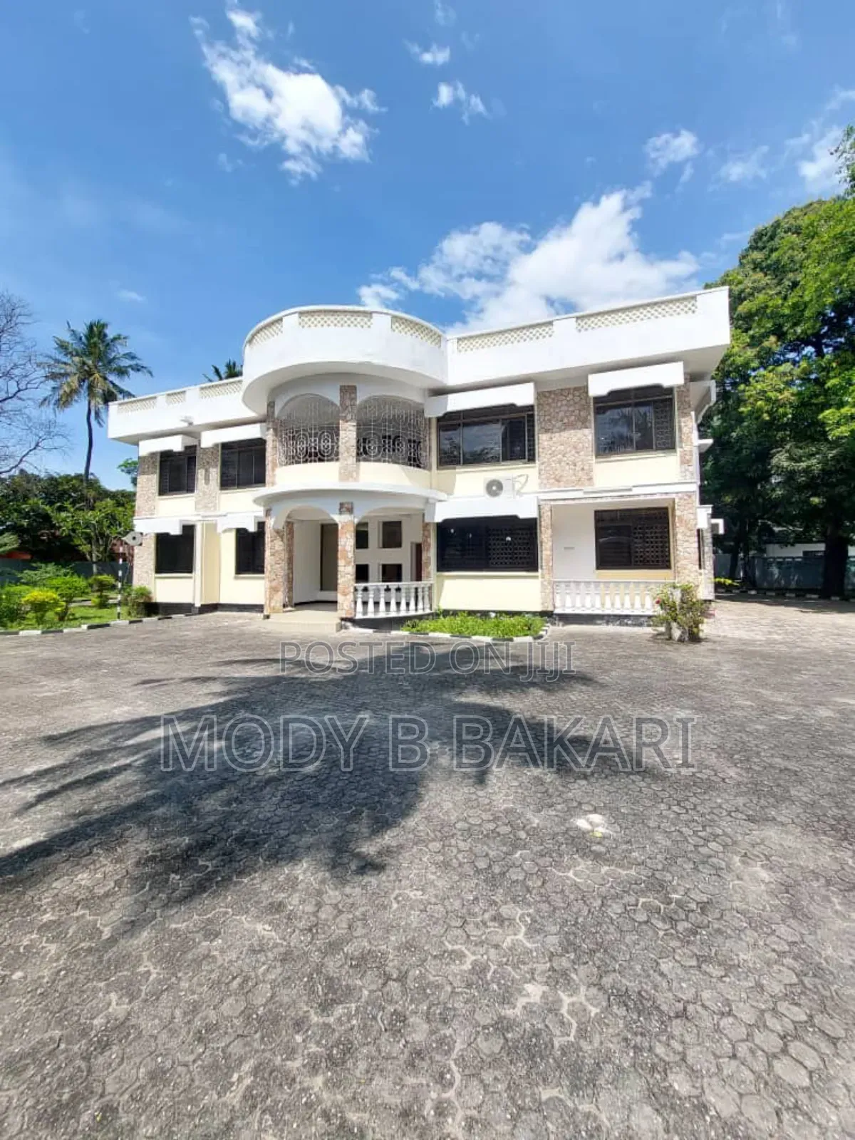 8bdrm House in Mikocheni for rent in Mikocheni