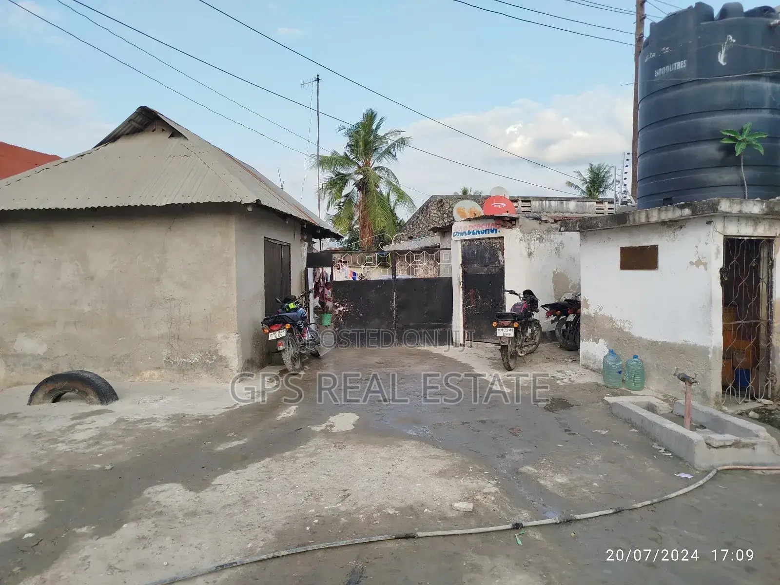 18bdrm House in Kijitonyama, Kinondoni for sale in Kinondoni
