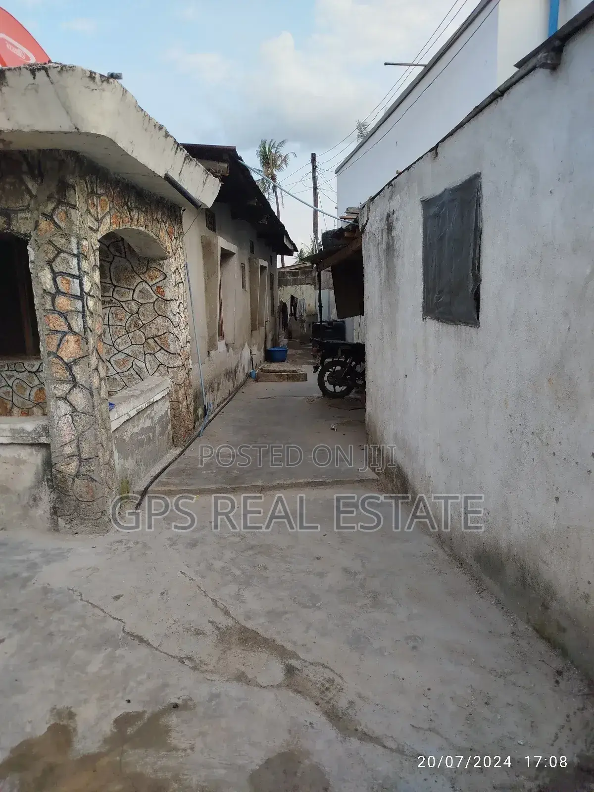 18bdrm House in Kijitonyama, Kinondoni for sale in Kinondoni