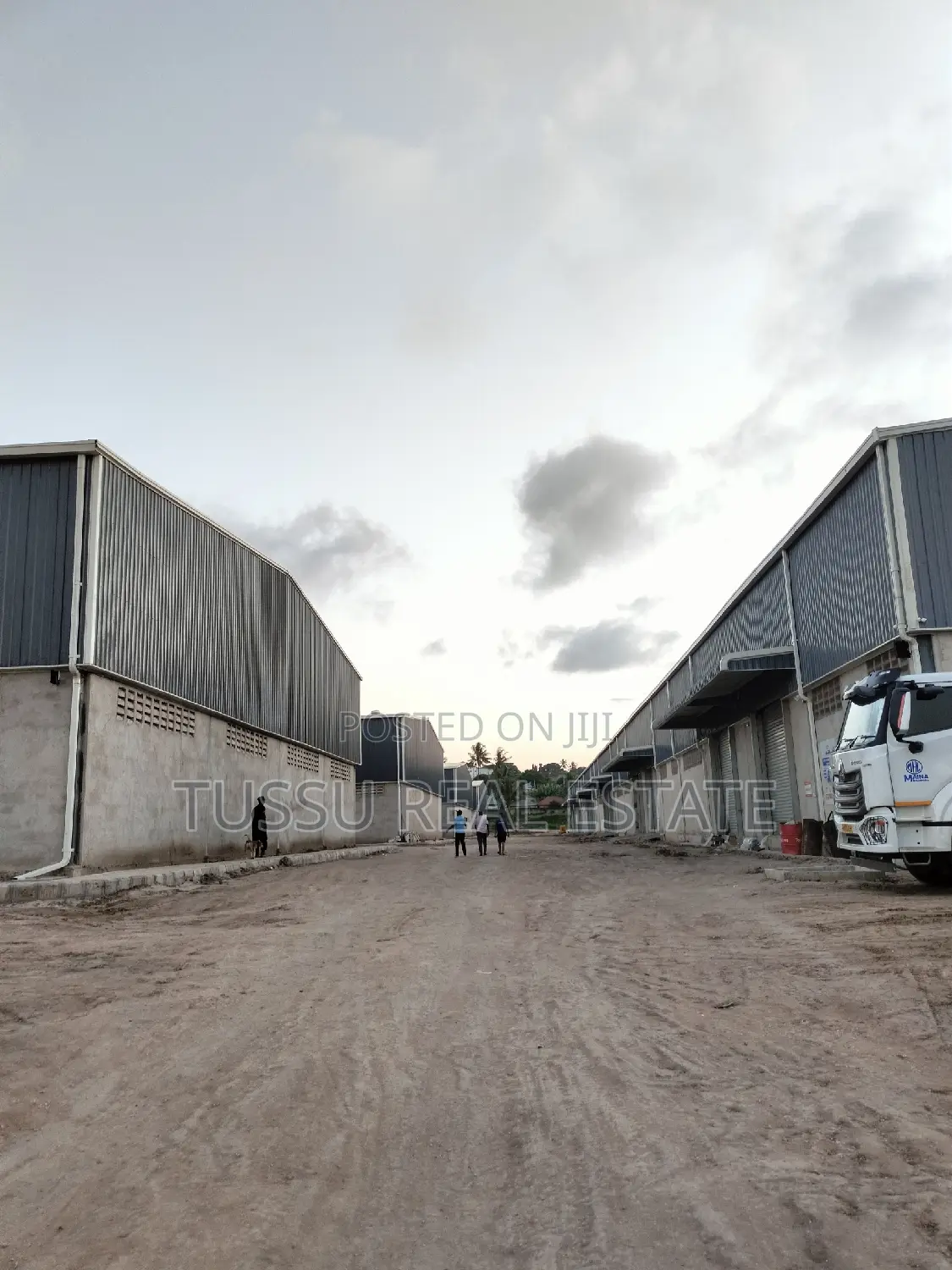 Warehouse for Rent Tegeta Nyuki SQM 2000/for 10m in Kinondoni