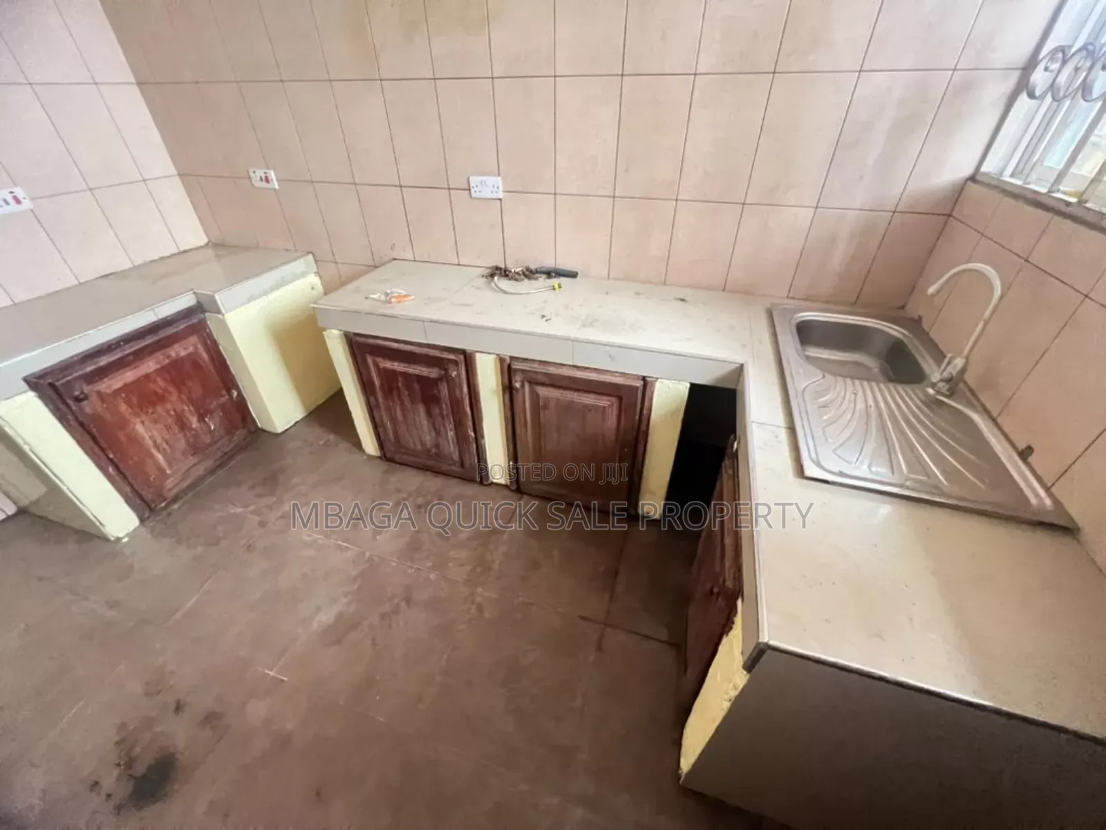 3bdrm Apartment in Kijitonyamaa Hecko for sale in Kijitonyama
