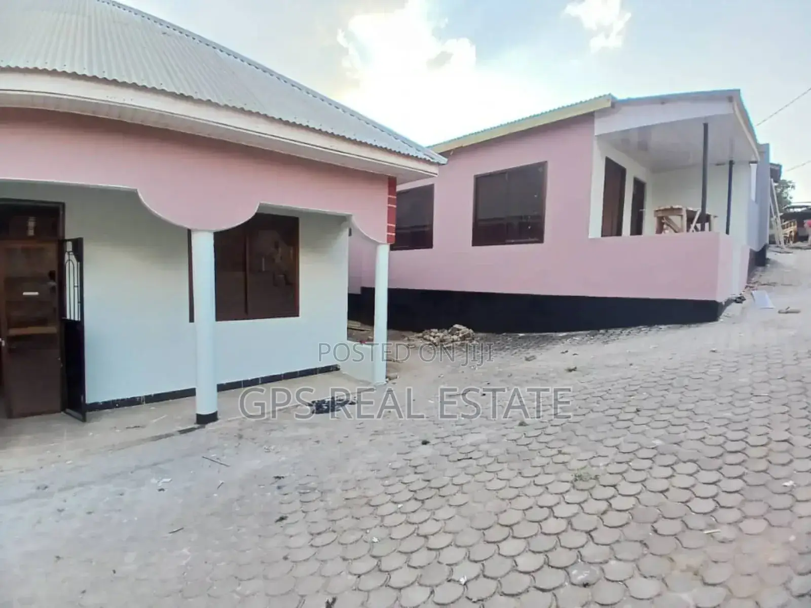 8bdrm House in Mbezi Mwisho Upande, Kinondoni for sale in Kinondoni