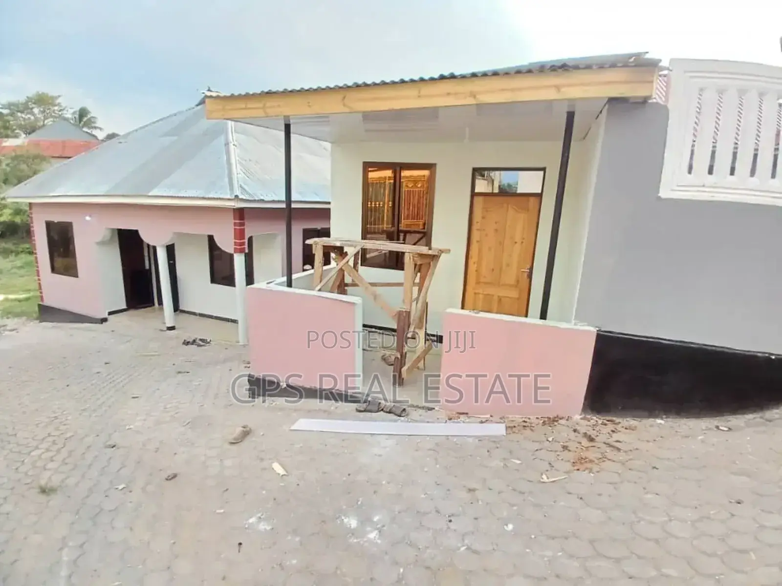 8bdrm House in Mbezi Mwisho Upande, Kinondoni for sale in Kinondoni