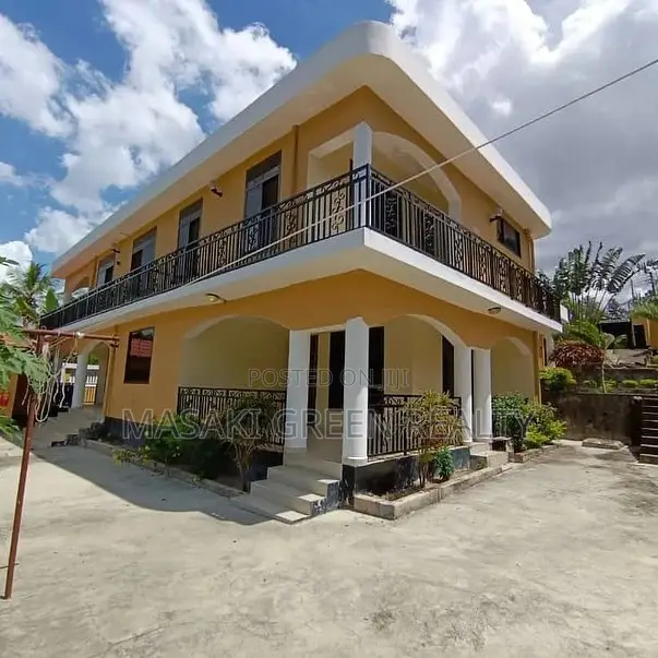 6bdrm House in Msuguru Estate, Kinondoni for sale in Kinondoni