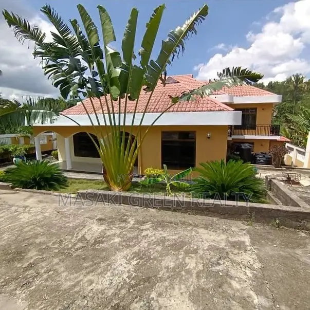 6bdrm House in Msuguru Estate, Kinondoni for sale in Kinondoni