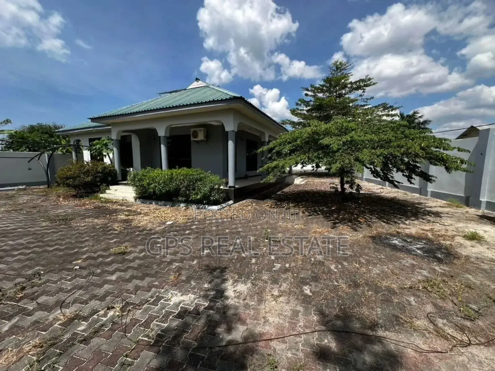 4bdrm House in Mbweni Kiembeni, Kinondoni for sale in Kinondoni