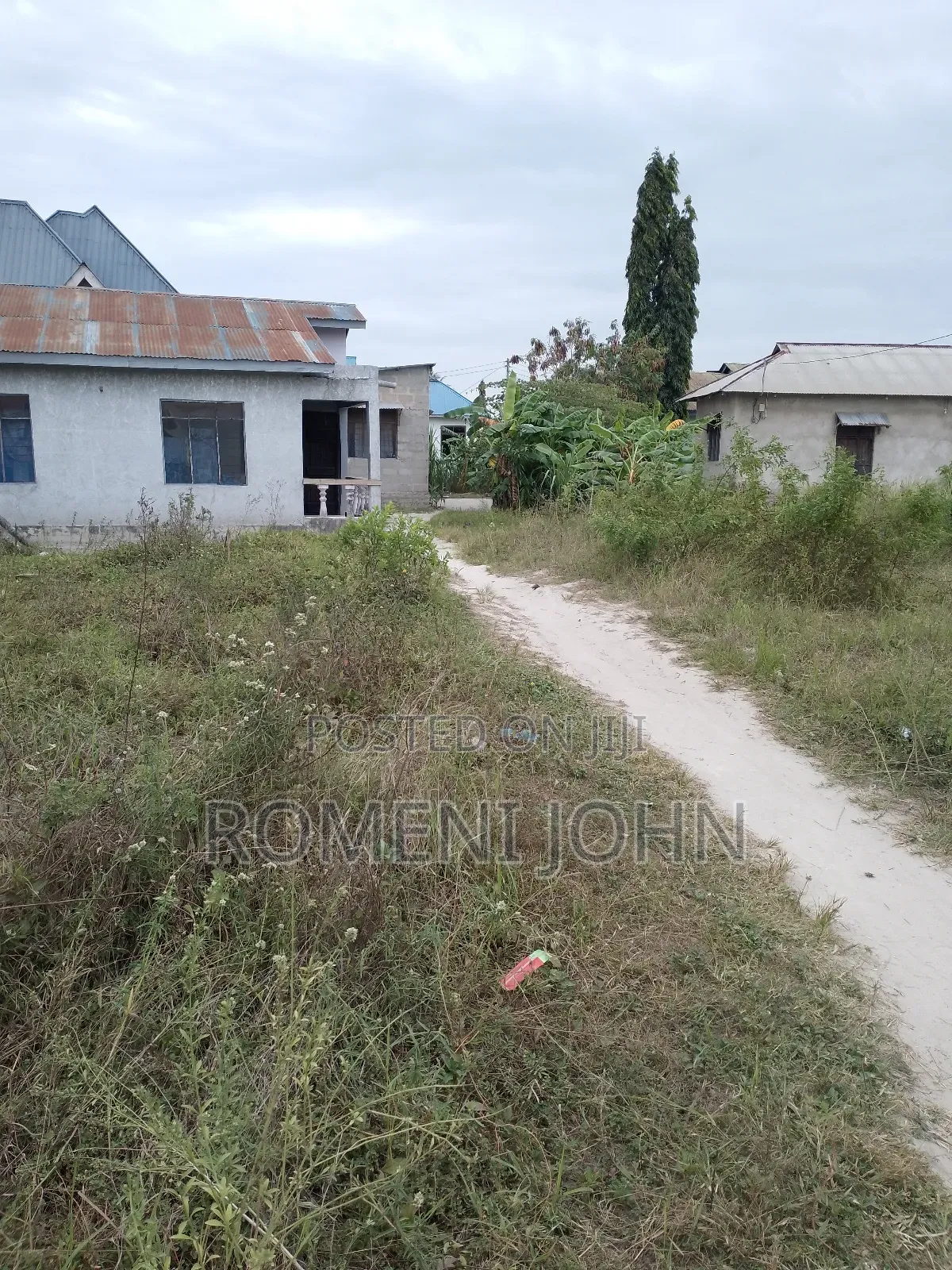 Kiwanja Sqmita 150 Kinauzwa Milioni 4 Majohe Chuo Rada. in Ilala