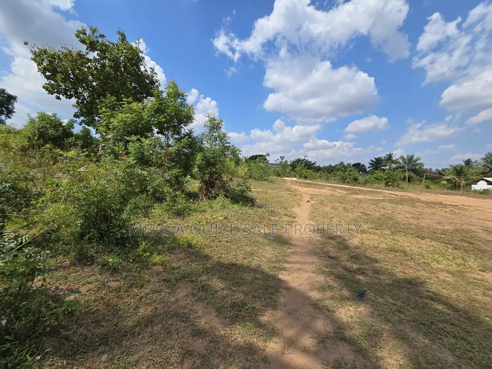 Plot Inauzwa Ipo Goba Majengo in Goba