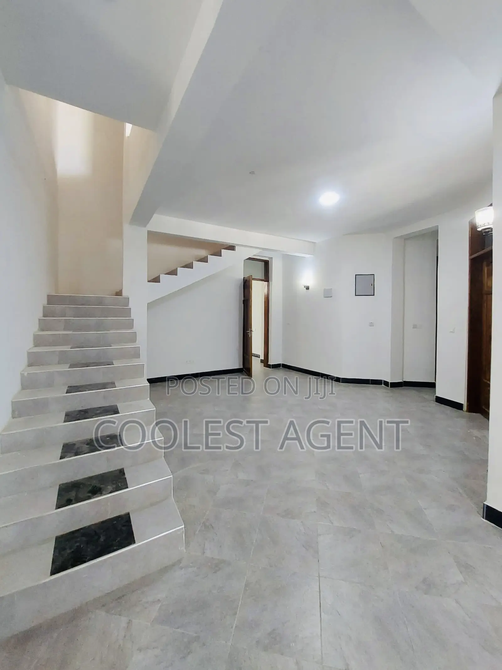 7bdrm Bungalow in Mbezibeach, Kinondoni for rent in Kinondoni